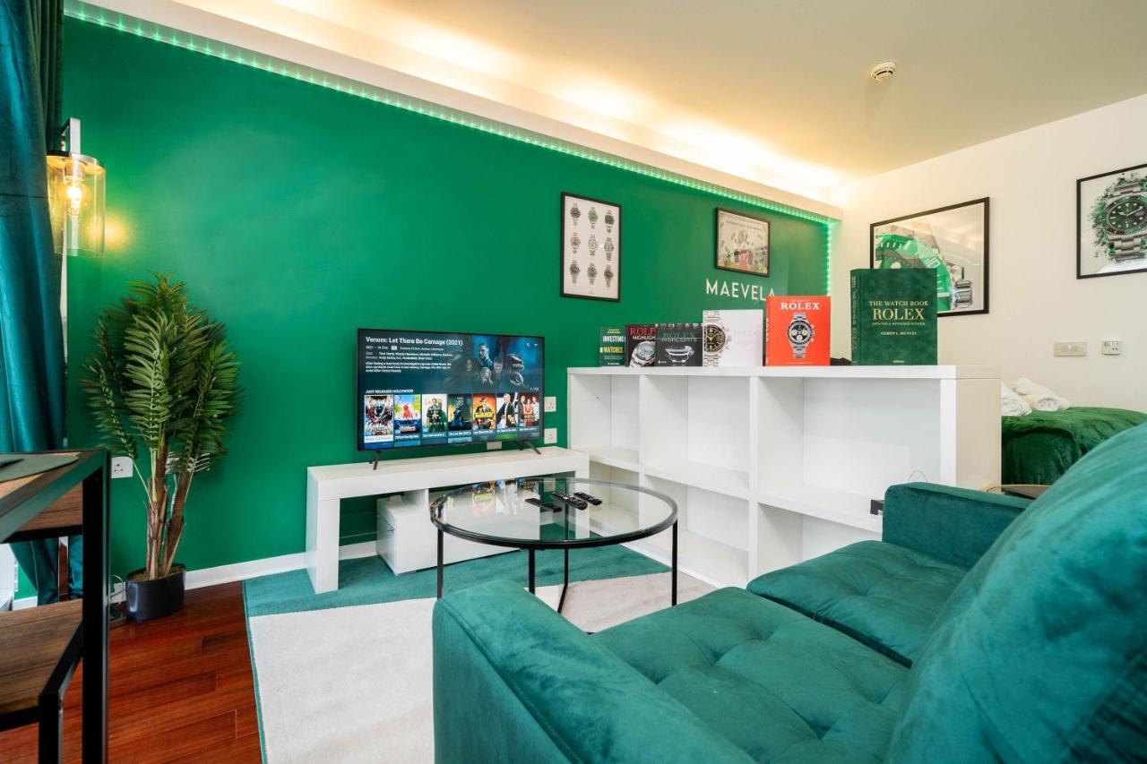 Maevela Apartments - Top Floor Rolex Themed Studio Apt Inside The Cube, Mailbox - Free Netflix & Wifi Birmingam Exterior foto