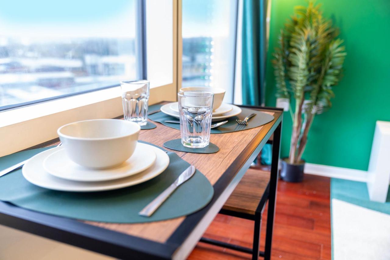 Maevela Apartments - Top Floor Rolex Themed Studio Apt Inside The Cube, Mailbox - Free Netflix & Wifi Birmingam Exterior foto