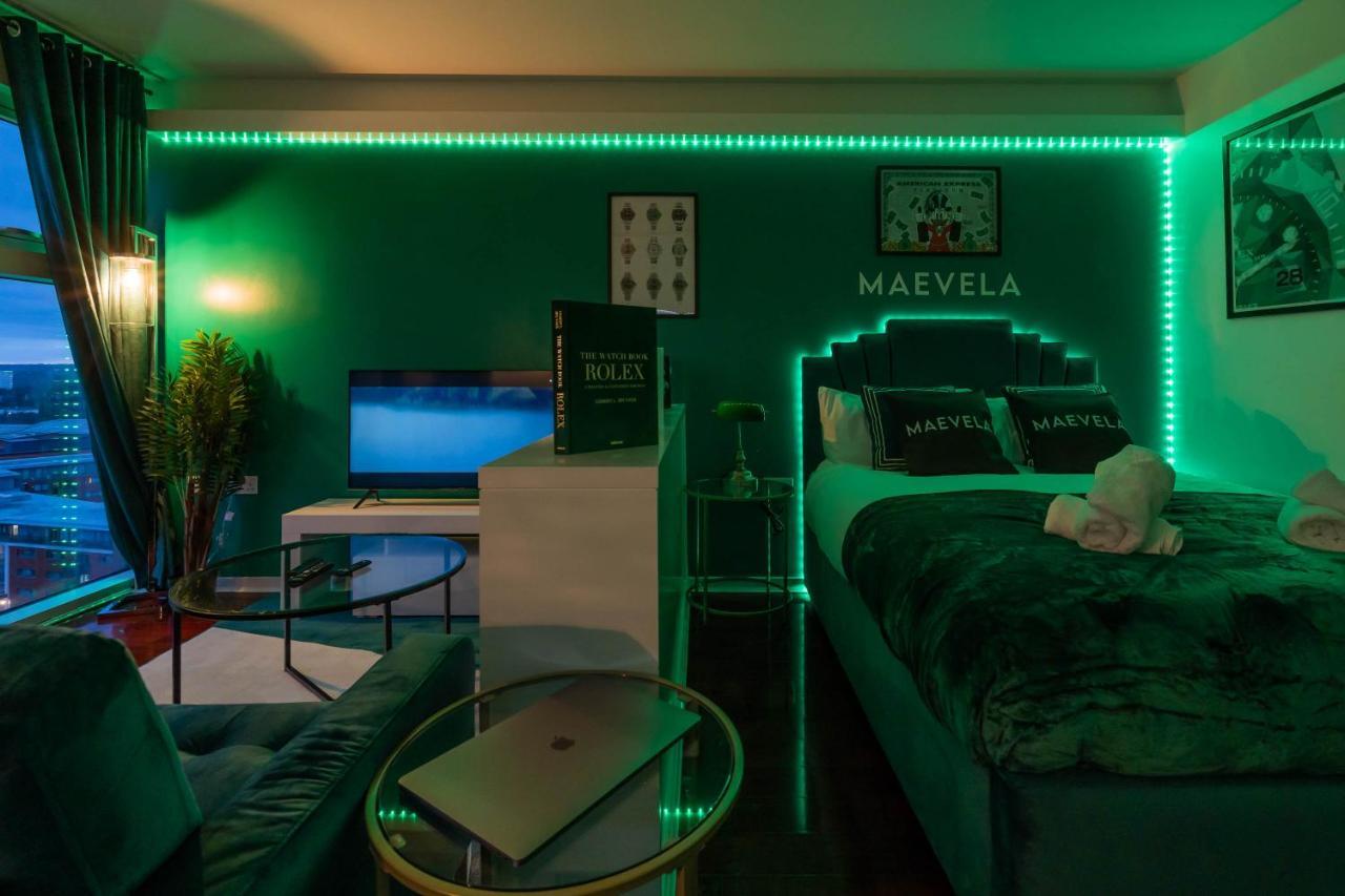 Maevela Apartments - Top Floor Rolex Themed Studio Apt Inside The Cube, Mailbox - Free Netflix & Wifi Birmingam Exterior foto